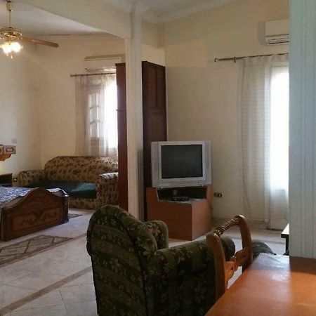 Elegant Heliopolis, Studio-Apartment Kairo Exterior foto